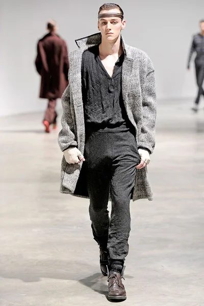 Look 25